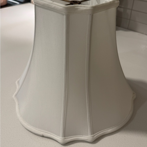Elegant White Silk Lined Lamp Shade- Brand New - Picture 1 of 8